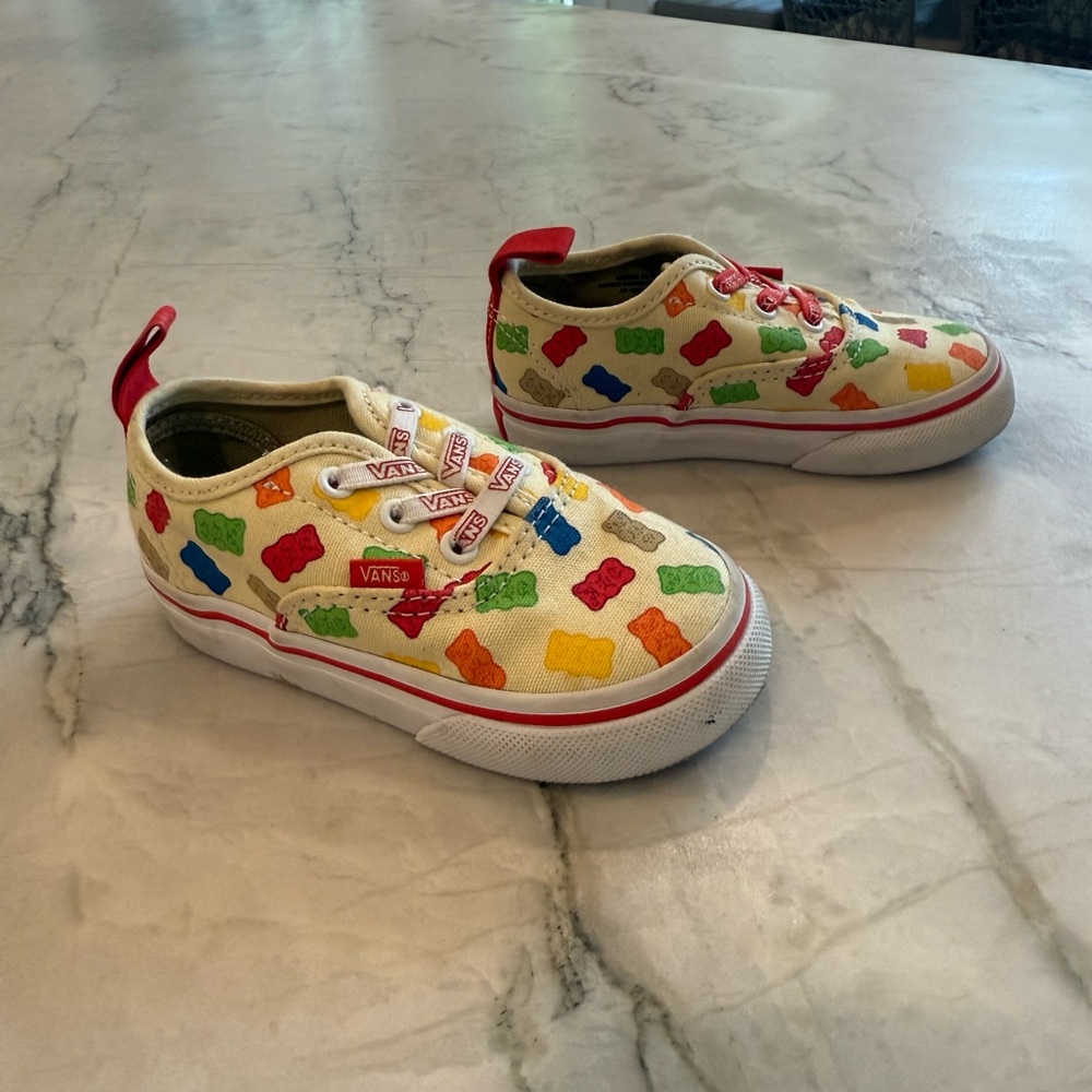 Limited edition size 6 toddler gummy bear vans slide
